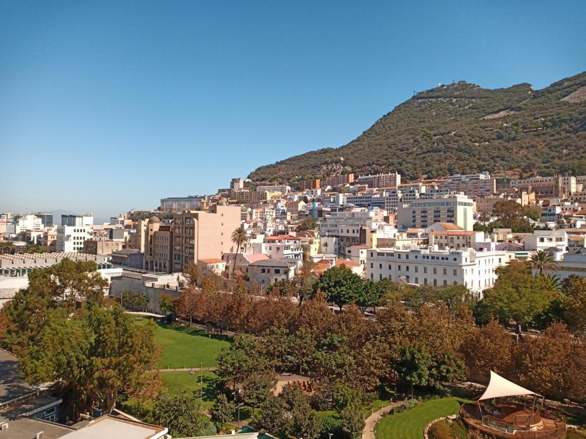 Kings Wharf Studio: Gibraltar Retreat with Pools and Gym Exterior photo
