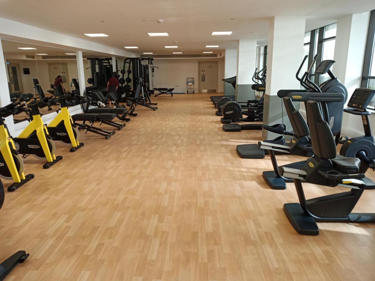 Kings Wharf Studio: Gibraltar Retreat with Pools and Gym Exterior photo